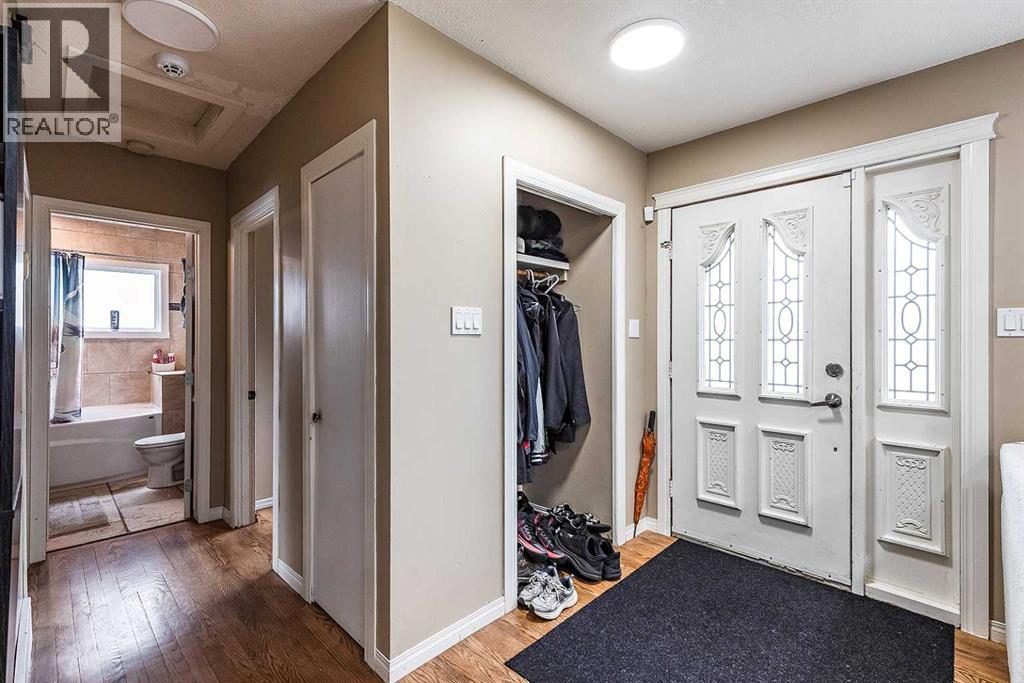 2867 16 Ave  SE - Image 16