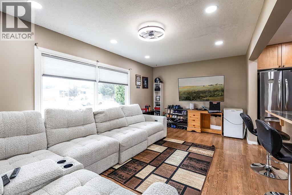 2867 16 Ave SE - 7