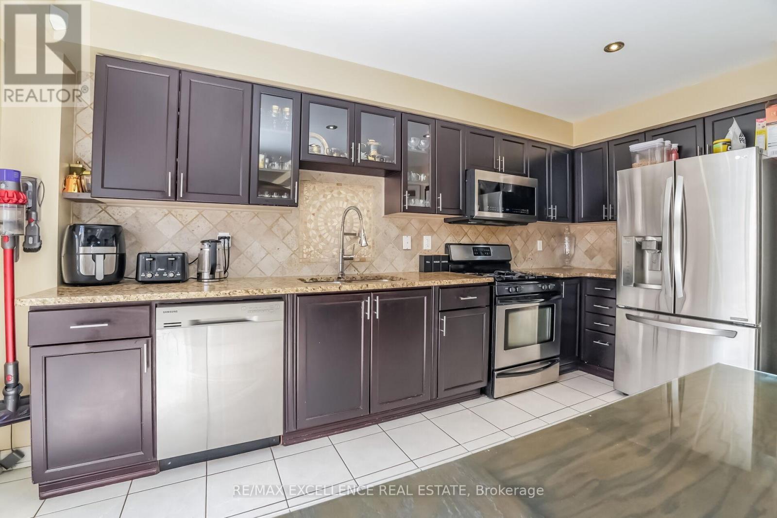 78 BRENTCLIFF DRIVE - 12