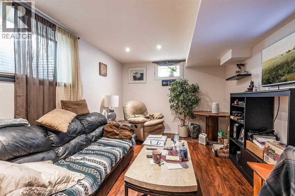 2867 16 Ave SE - 28