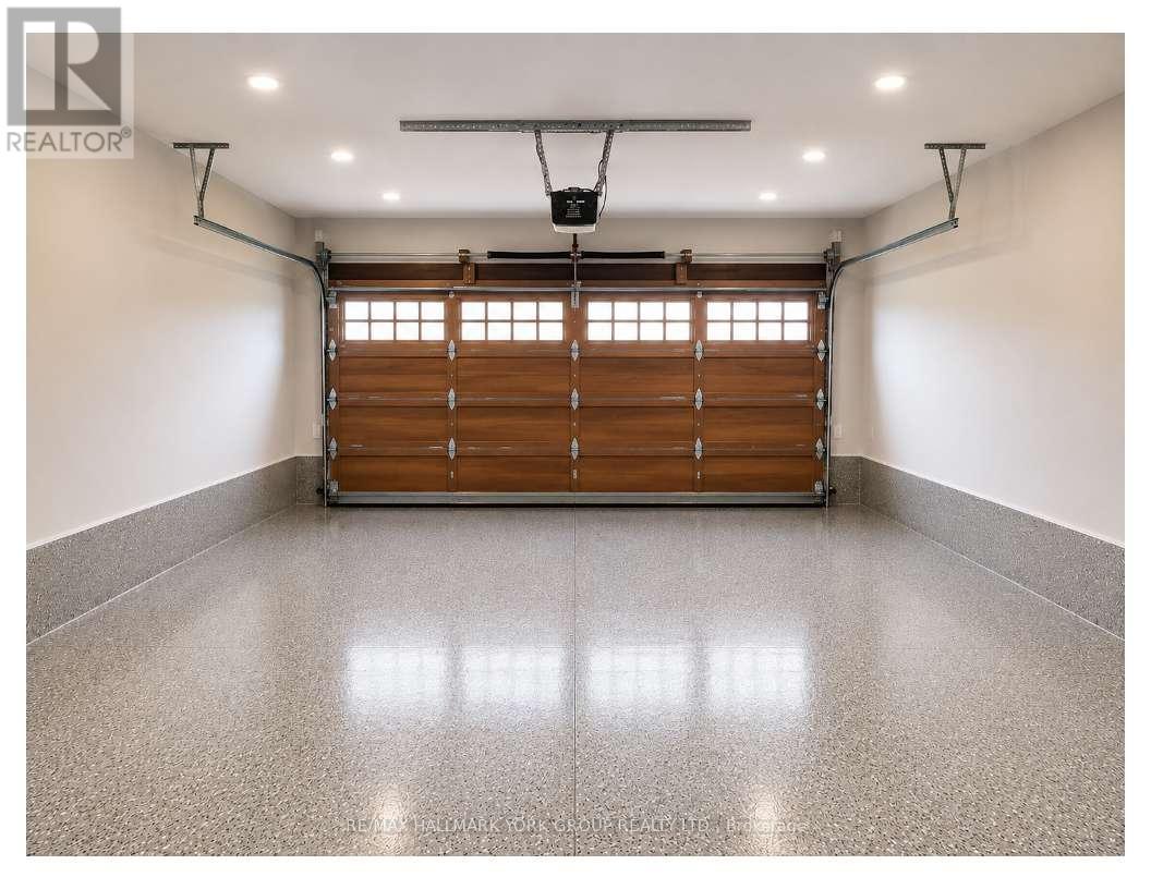 69 DIANA DRIVE - 18