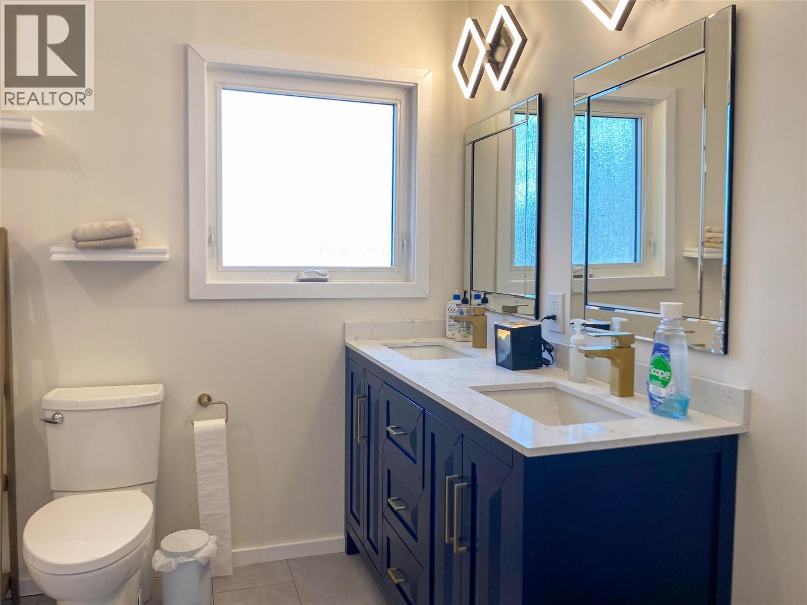 9017 17 Street - Image 12