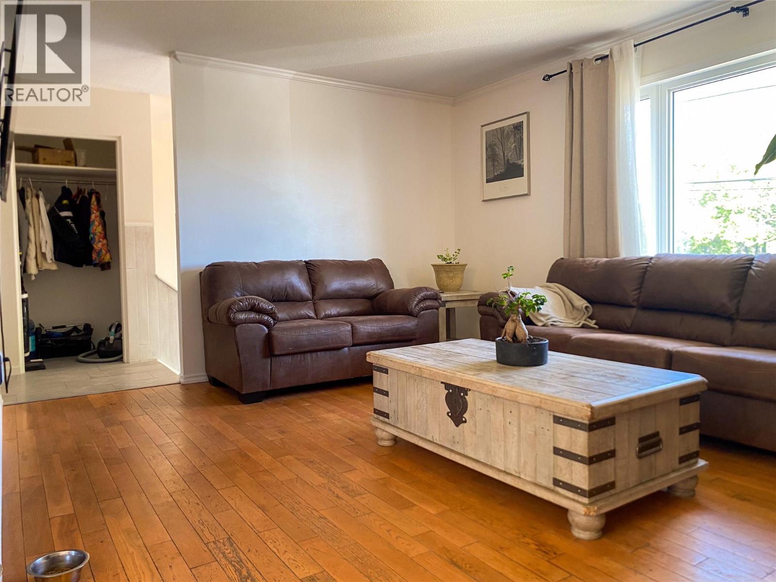 9017 17 Street - 6