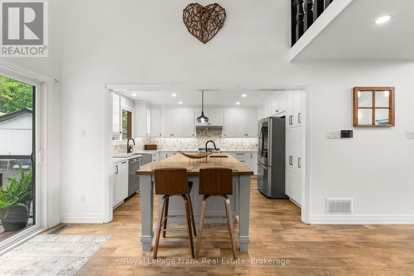 215 FRANCIS STREET - Image 12