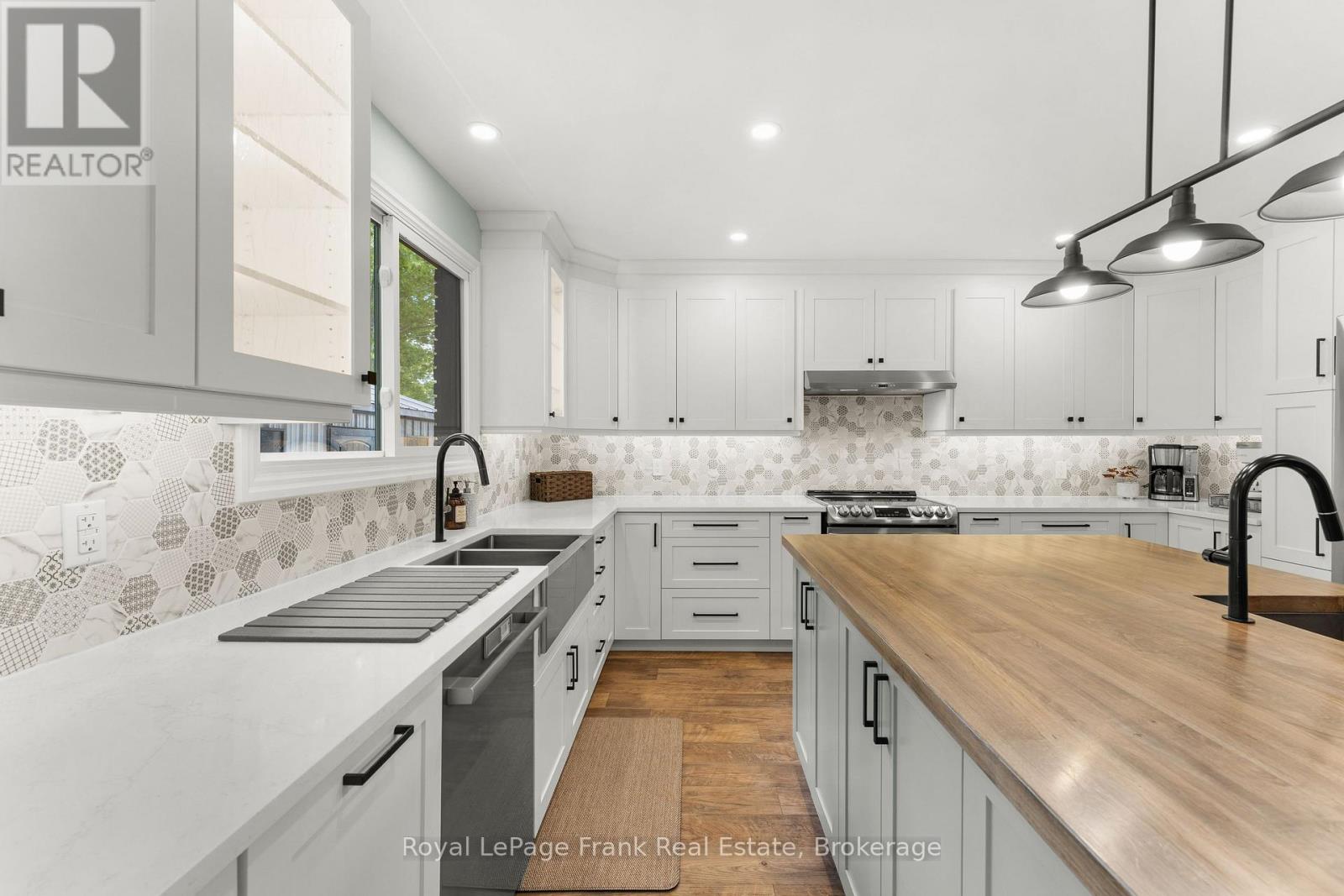 215 FRANCIS STREET - Image 10