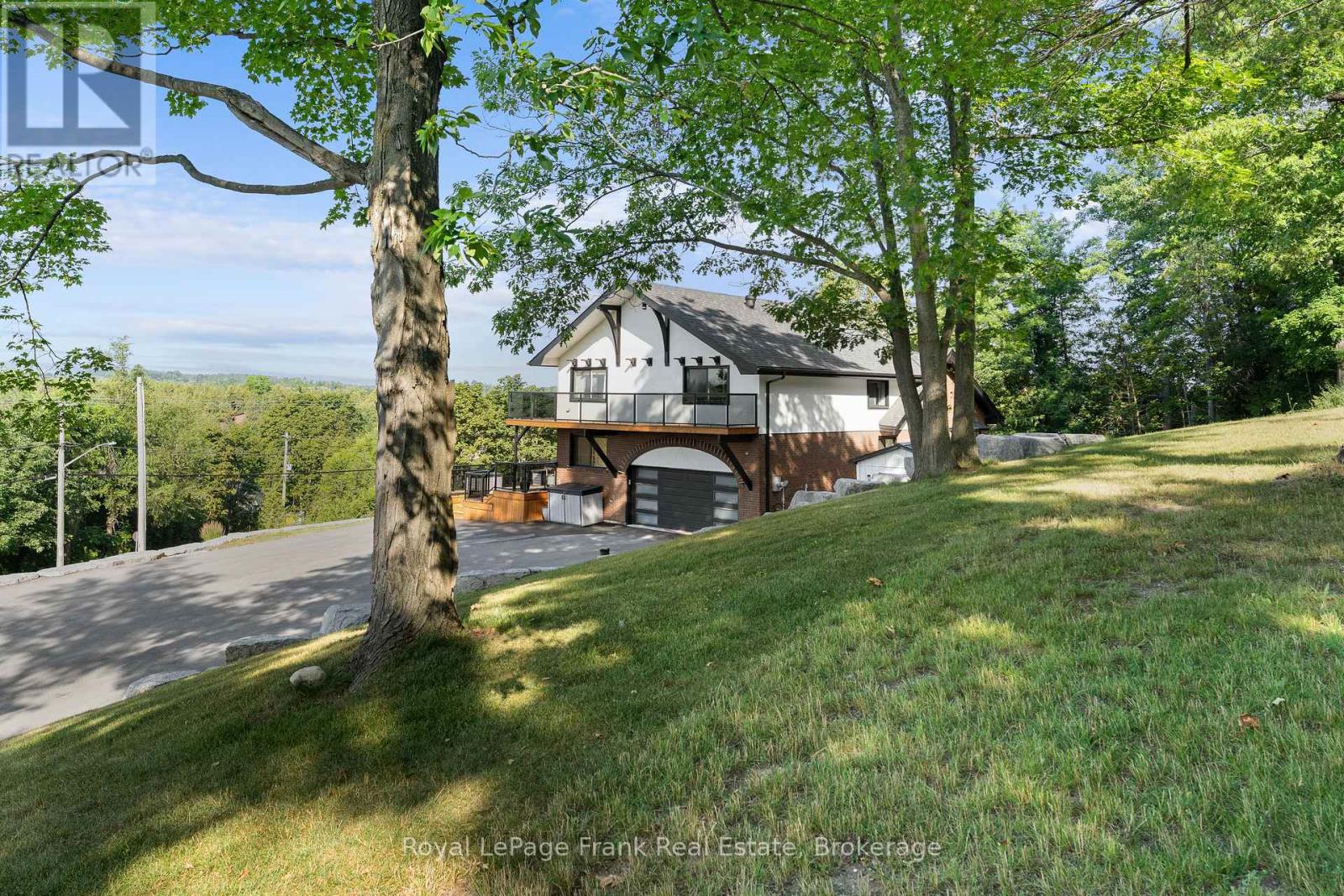 215 FRANCIS STREET - Image 30
