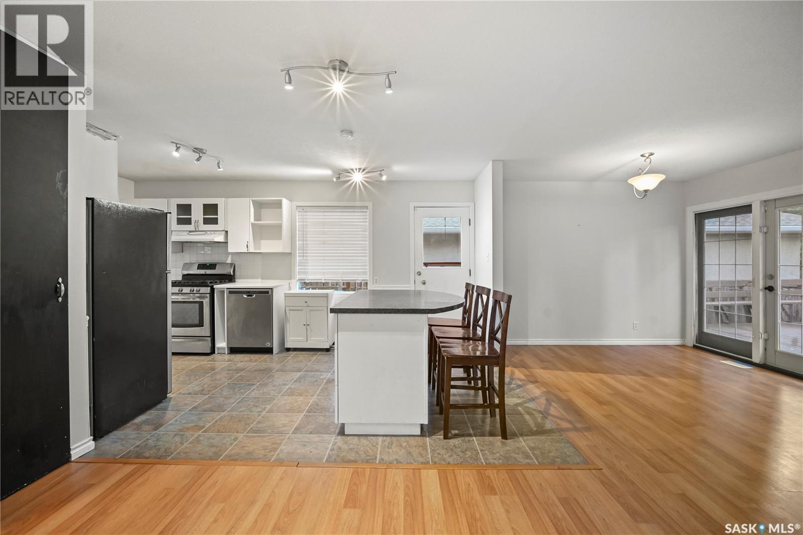 828 Shannon ROAD - Image 8