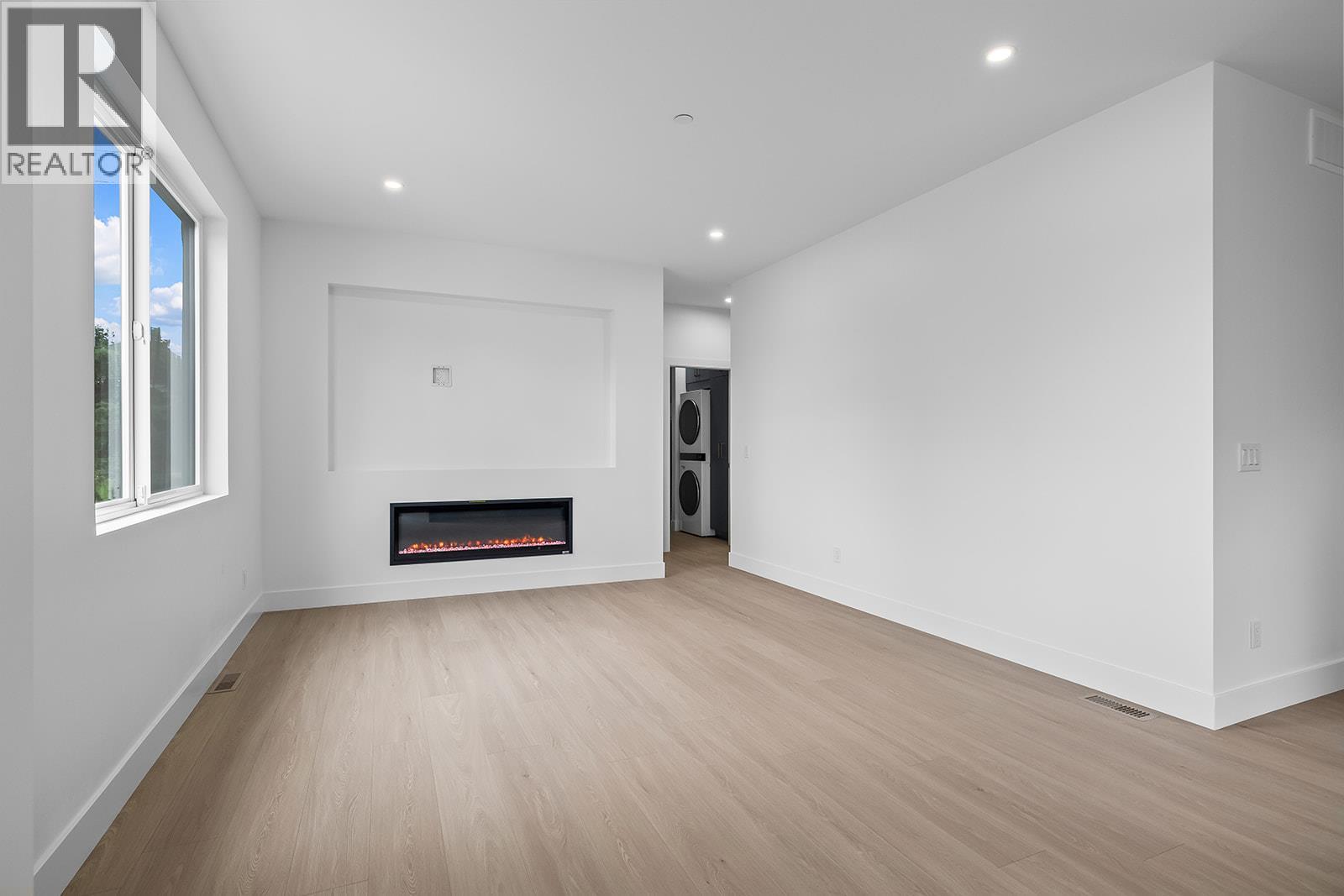 #5 662 Birch Avenue - 9