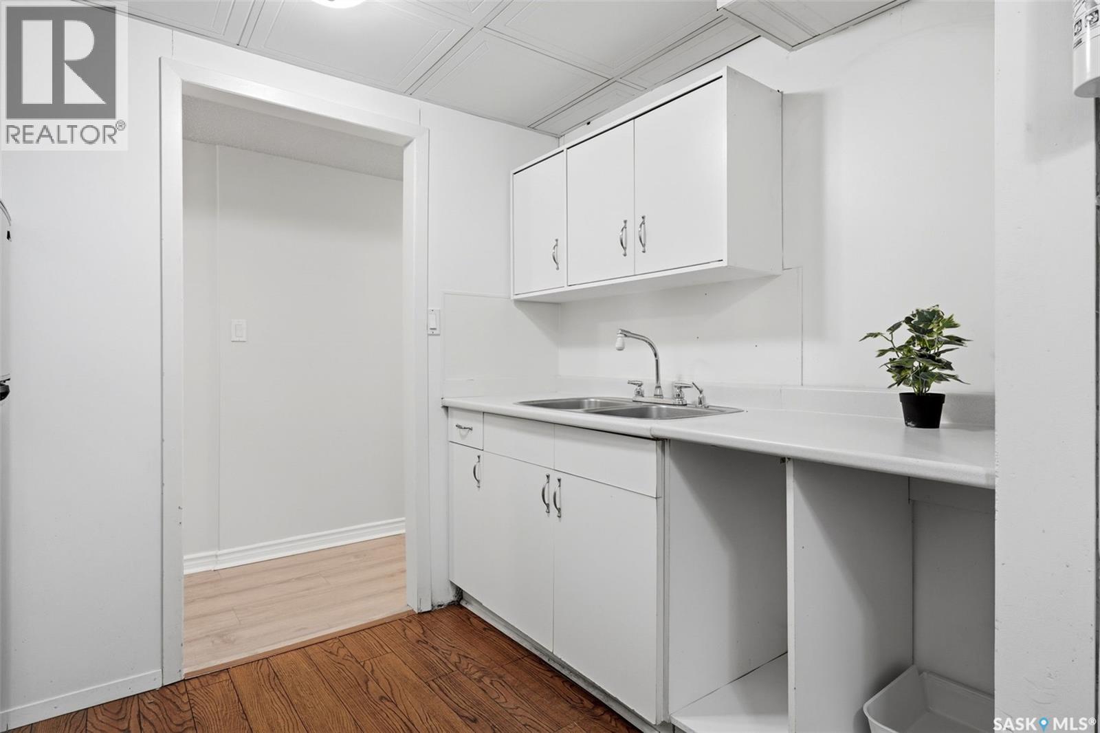 202 McCannel STREET - 27