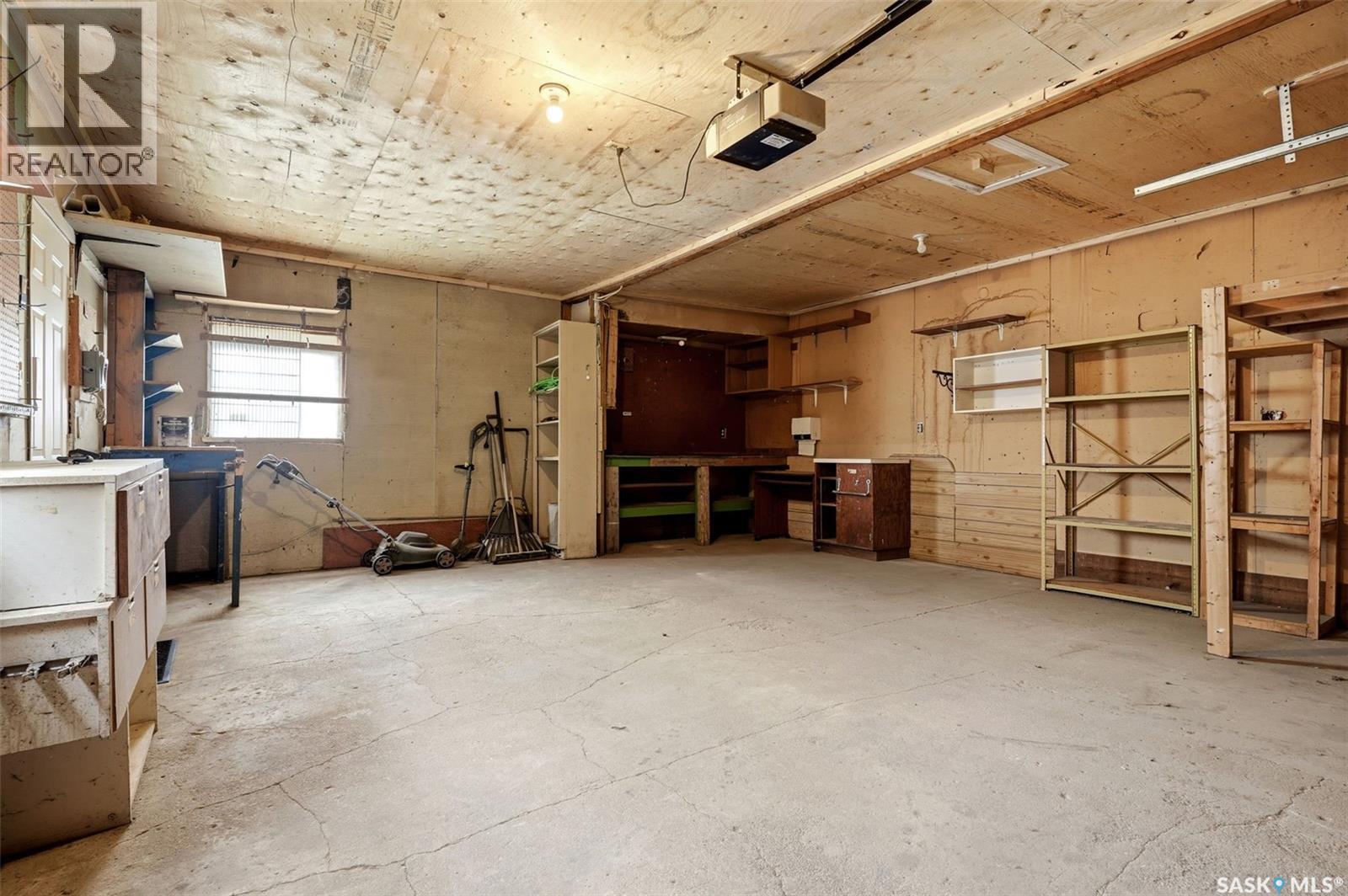 202 McCannel STREET - 45