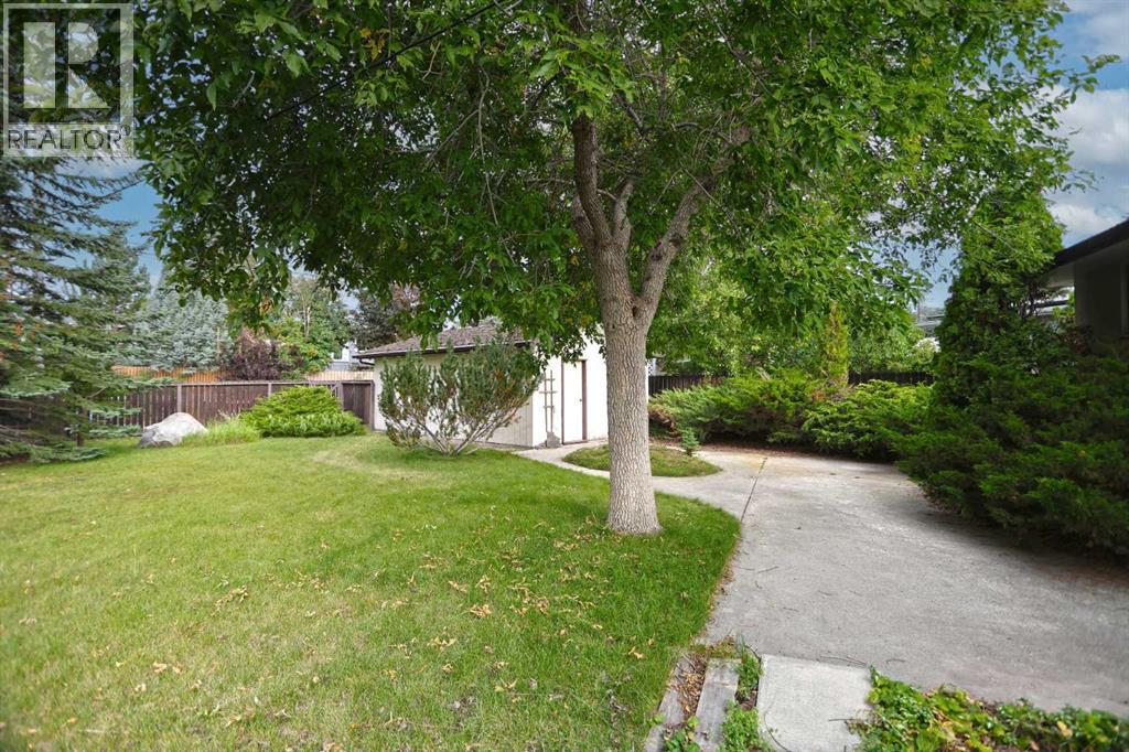 93 Winslow Crescent SW - 33