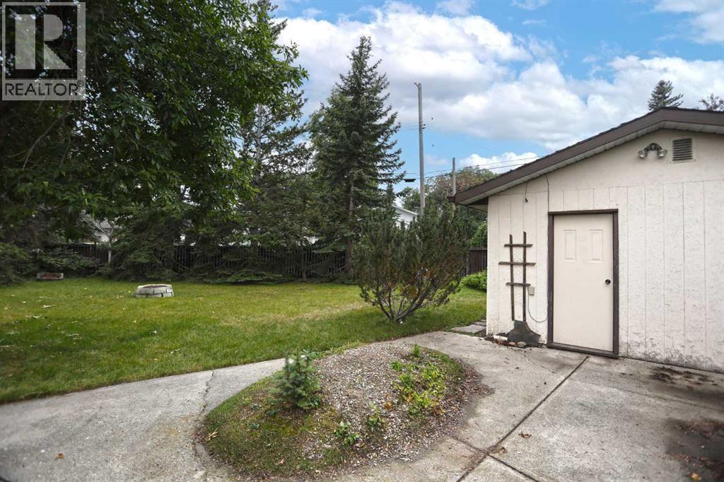 93 Winslow Crescent SW - 28
