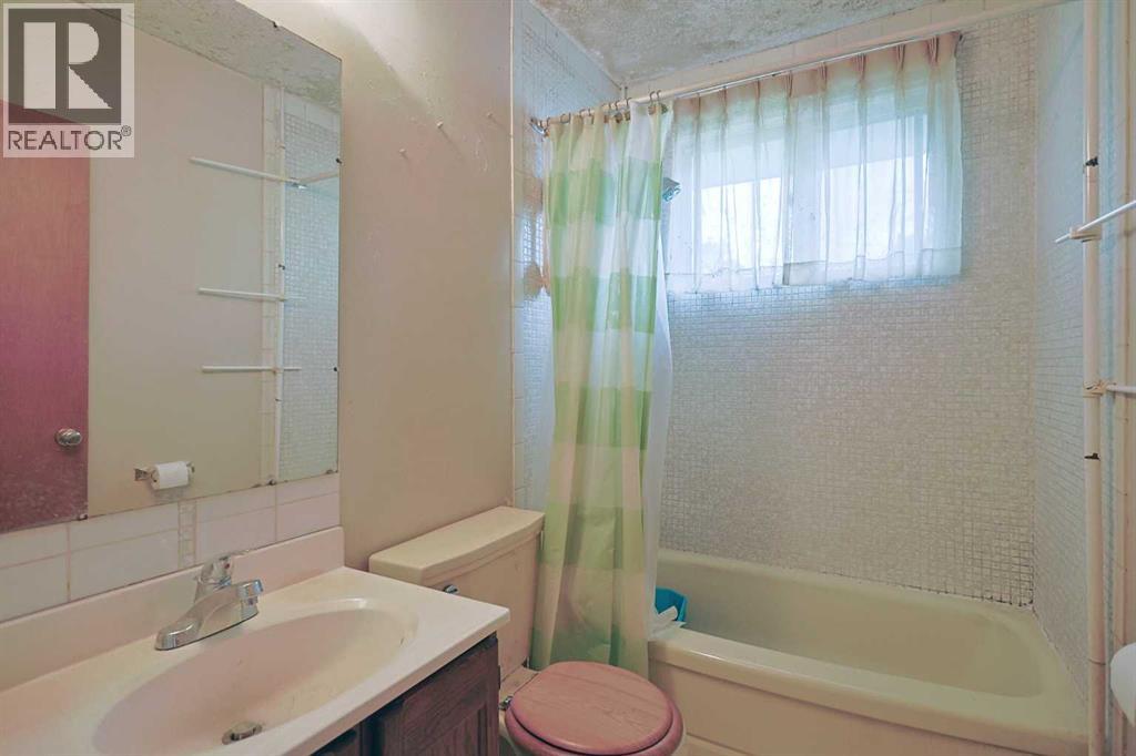 93 Winslow Crescent SW - 17
