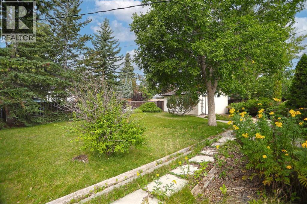 93 Winslow Crescent SW - 32
