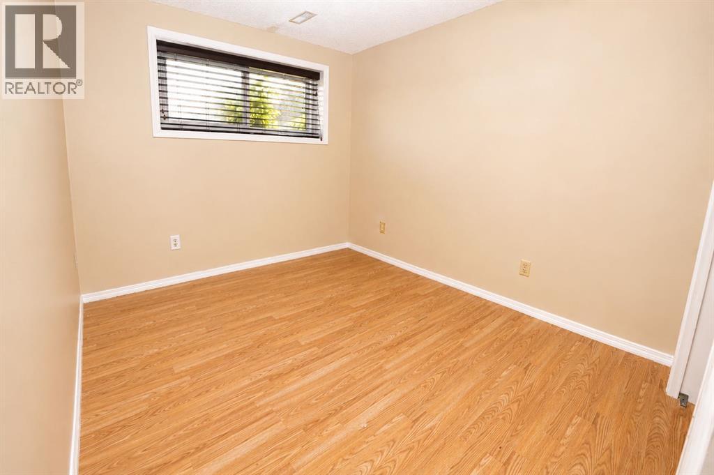 7 Dovercliffe Way SE - 25