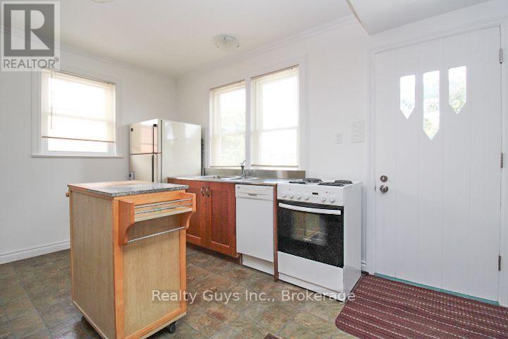 590 MCCANNAN AVENUE - 14