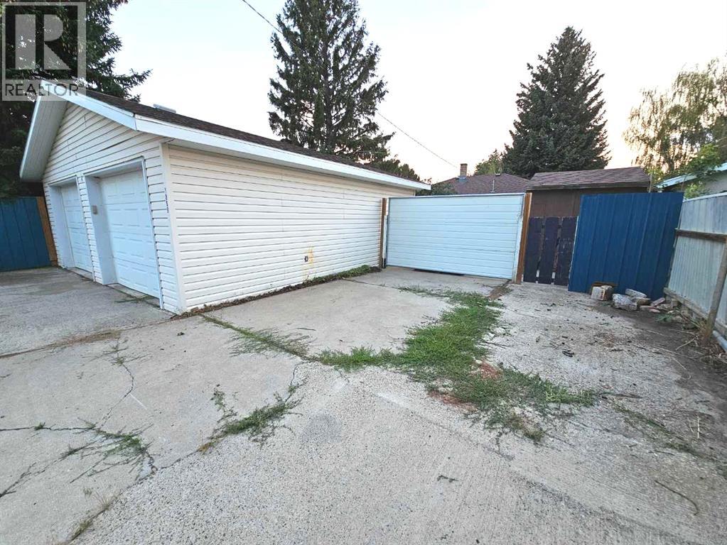 1009 18 Street N - Image 25