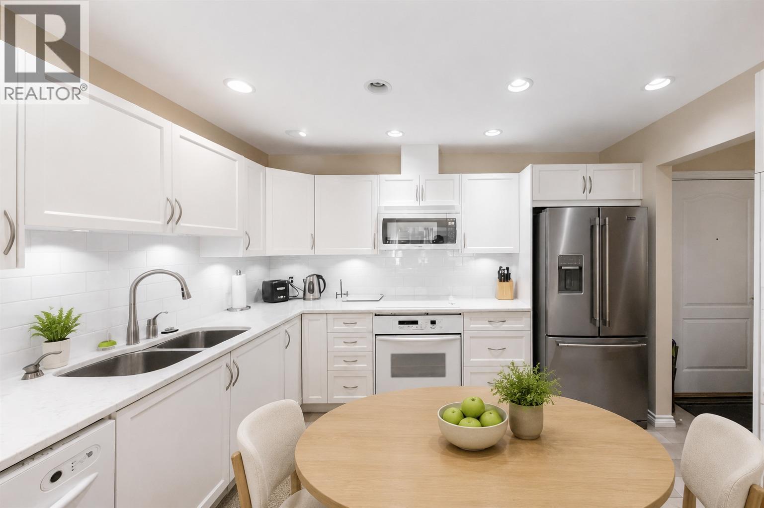 302 1765 MARINE DRIVE, West Vancouver