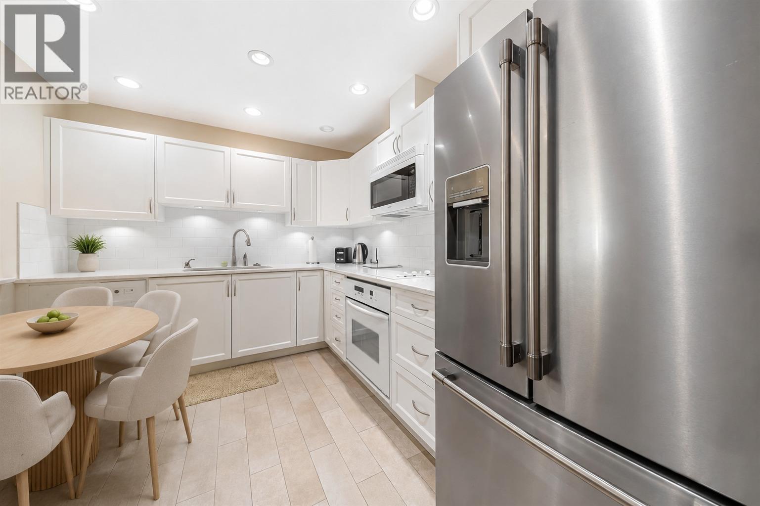 302 1765 MARINE DRIVE, West Vancouver