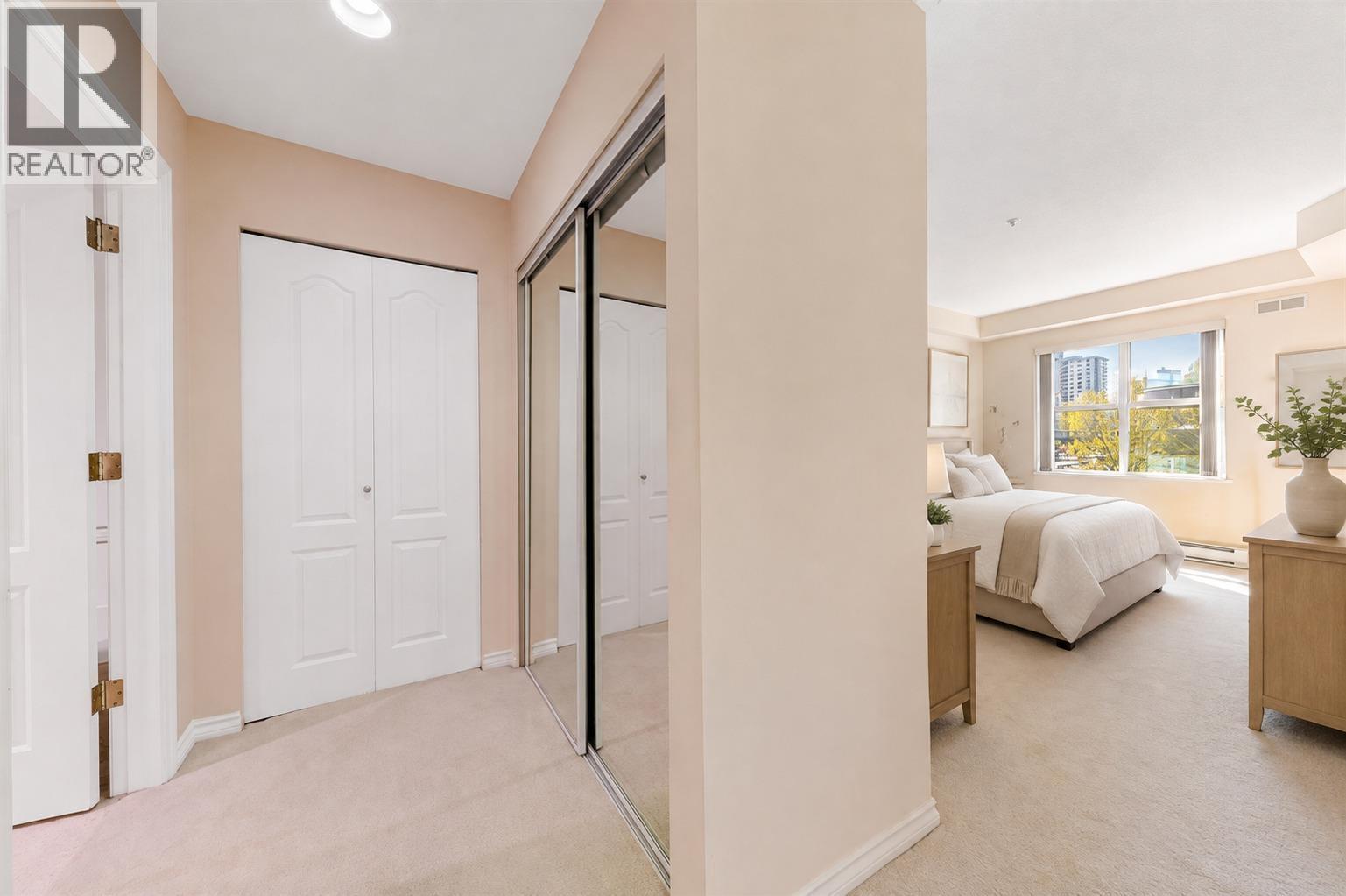 302 1765 MARINE DRIVE, West Vancouver