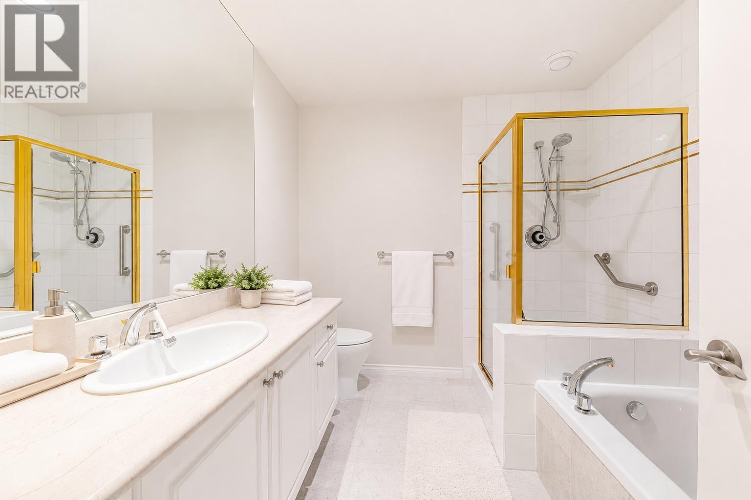 302 1765 MARINE DRIVE, West Vancouver