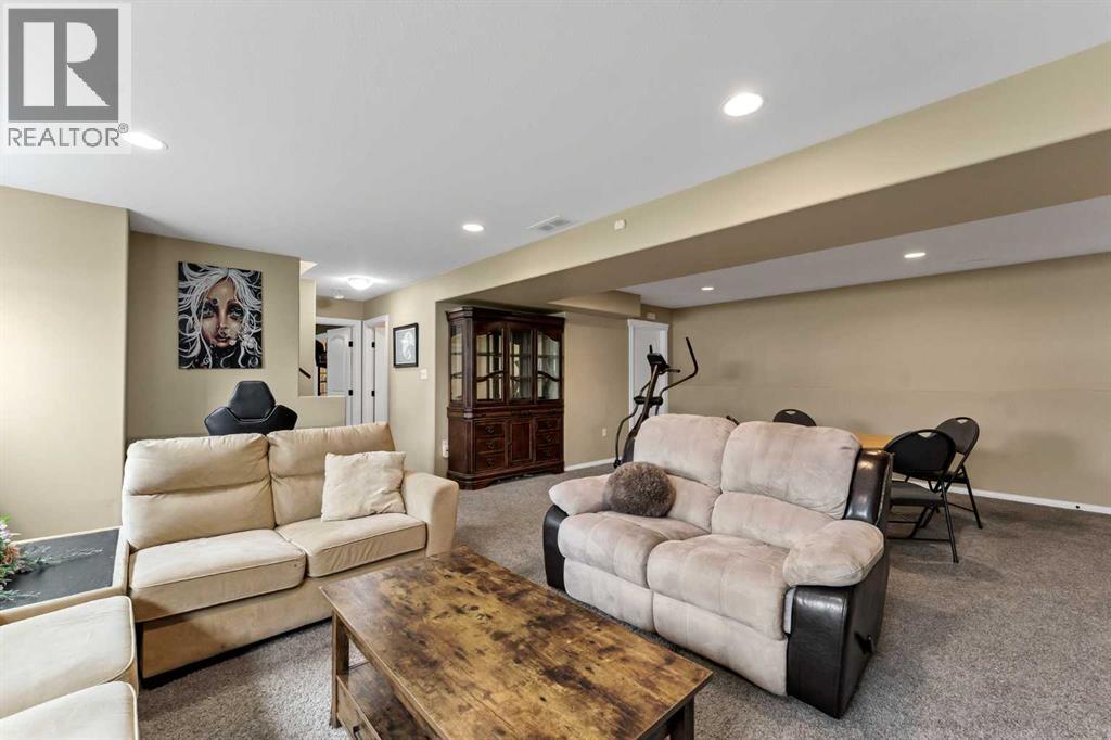 938 6 Street SE - Image 21