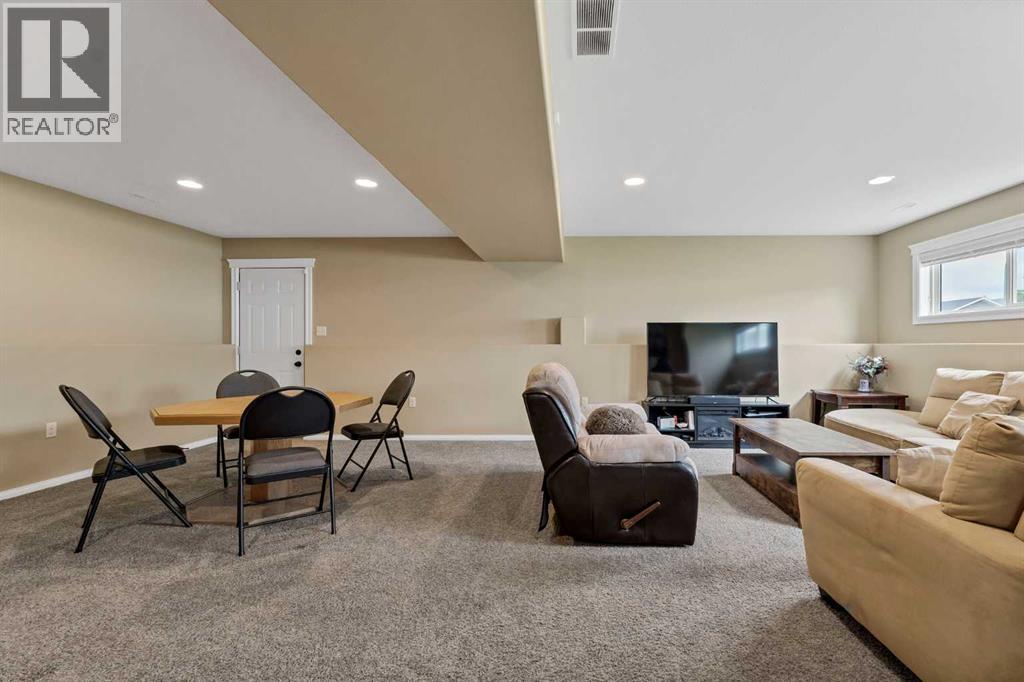 938 6 Street SE - Image 18