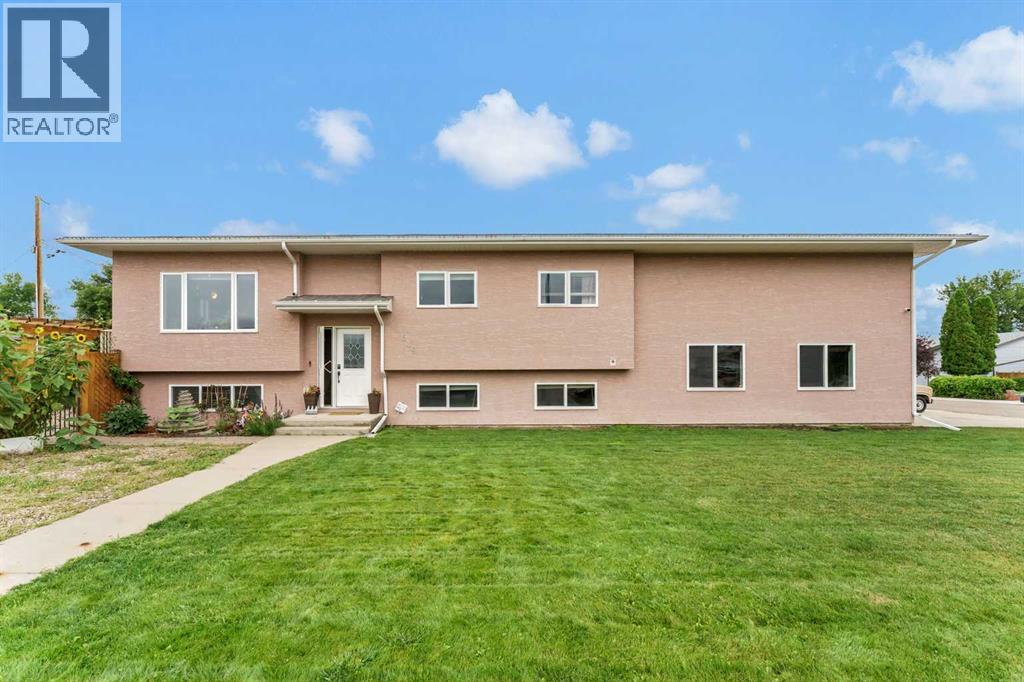 938 6 Street SE - 1