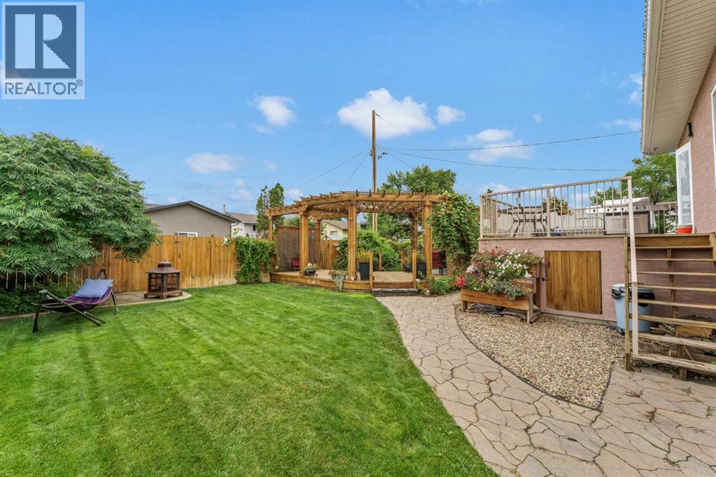 938 6 Street SE - 39