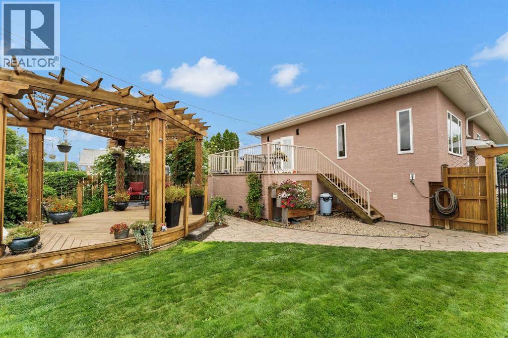 938 6 Street SE - Image 40