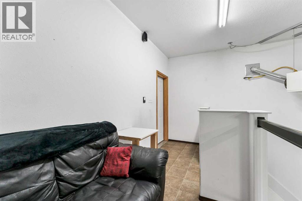 938 6 Street SE - Image 30