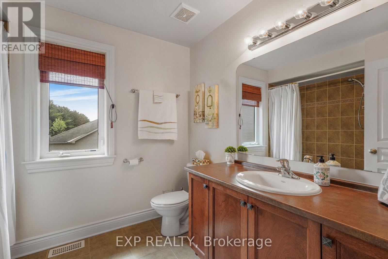 224 TOPAZE CRESCENT - 25