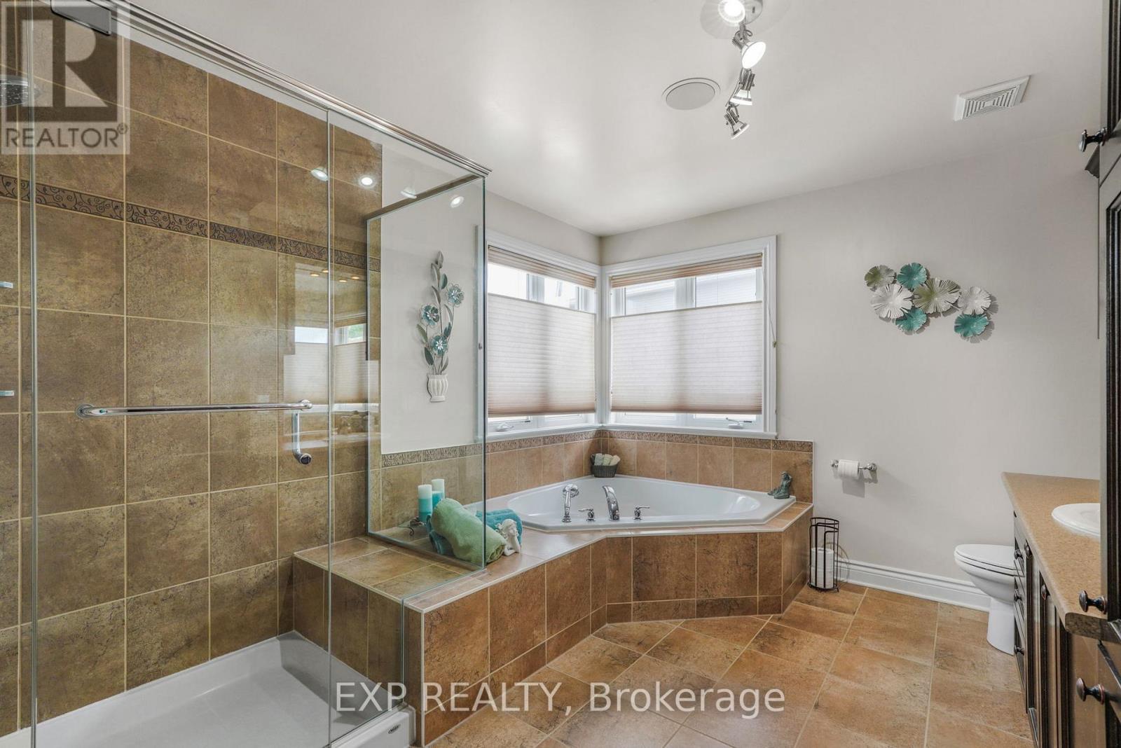 224 TOPAZE CRESCENT - Image 31