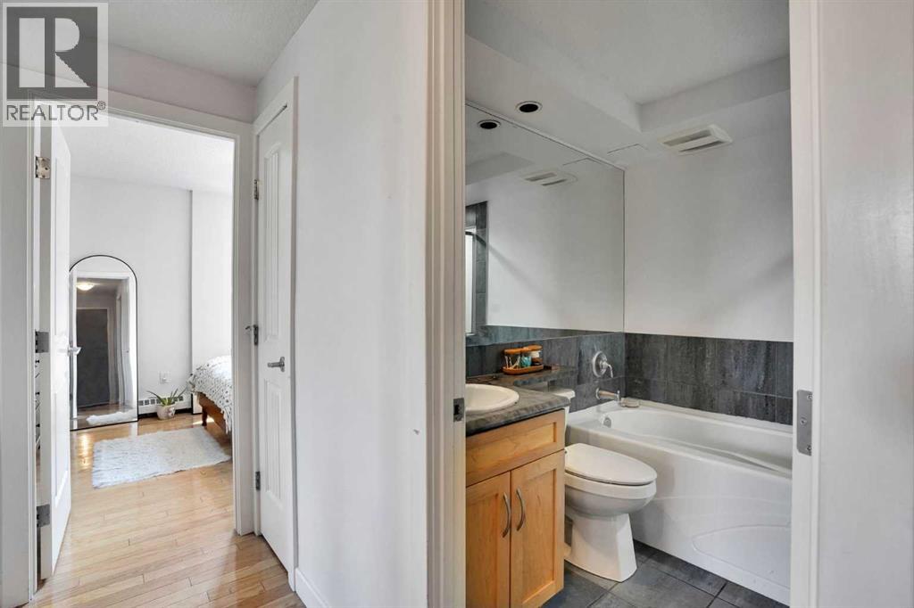 #302 1225 15 Avenue SW - 23
