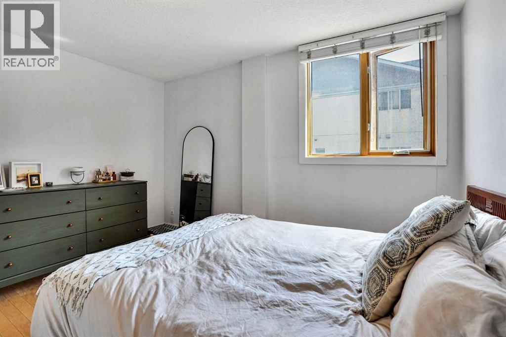 #302 1225 15 Avenue SW - 32