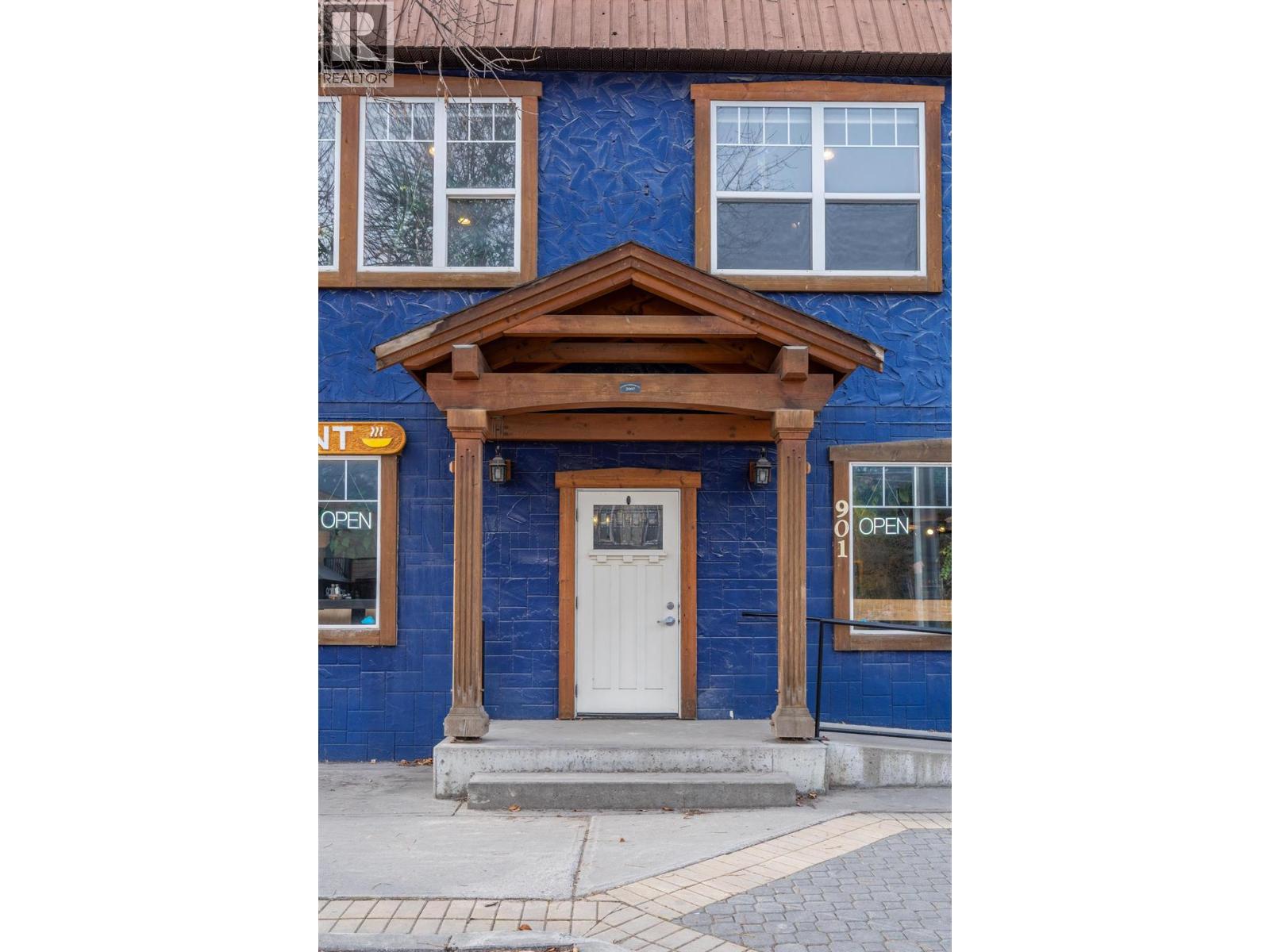 901 10TH  S Avenue, Golden, British Columbia, V0A1H0, Golden, British Columbia — photo 4 of 5