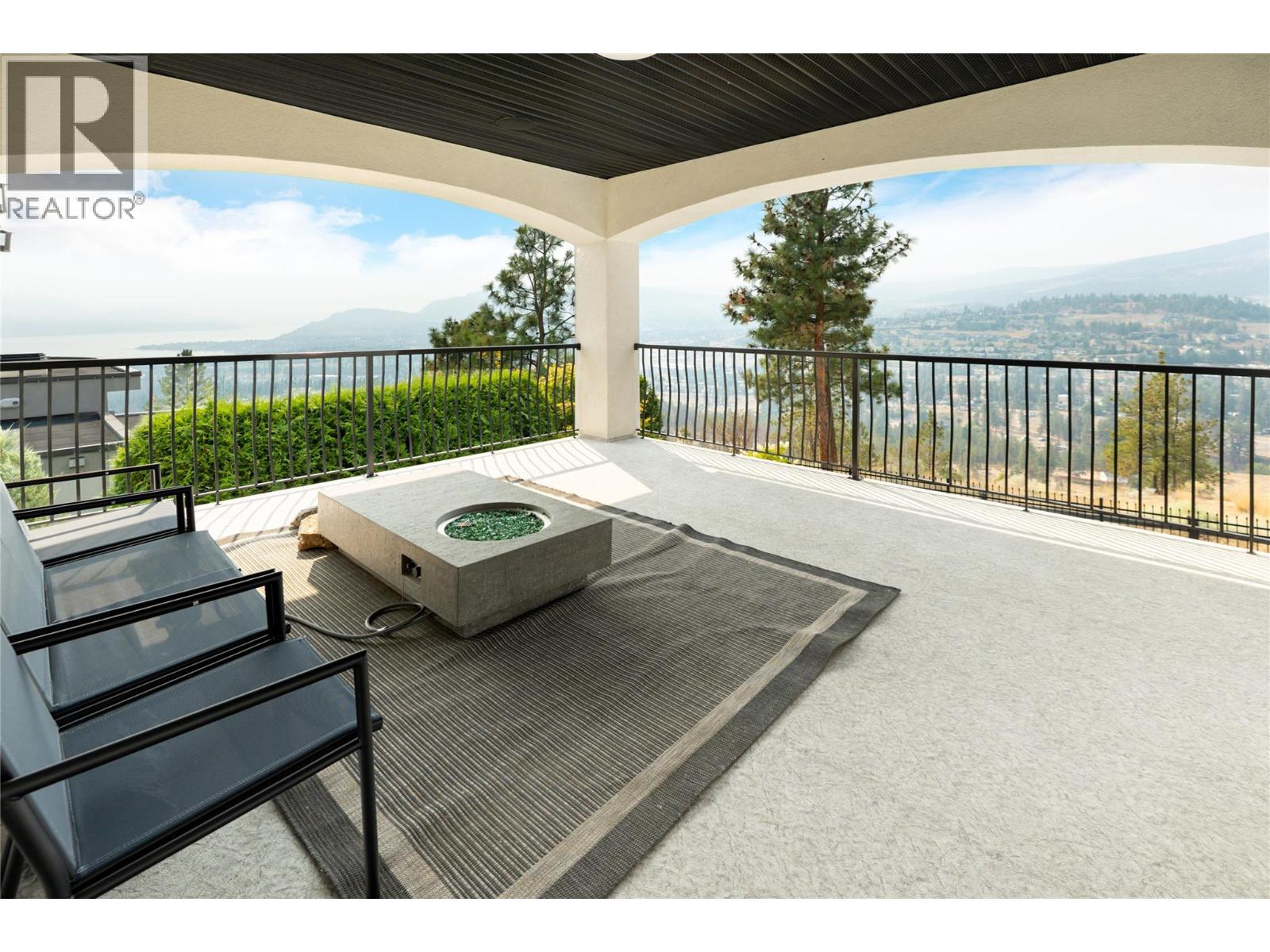  3351 Vineyard View Drive, West Kelowna