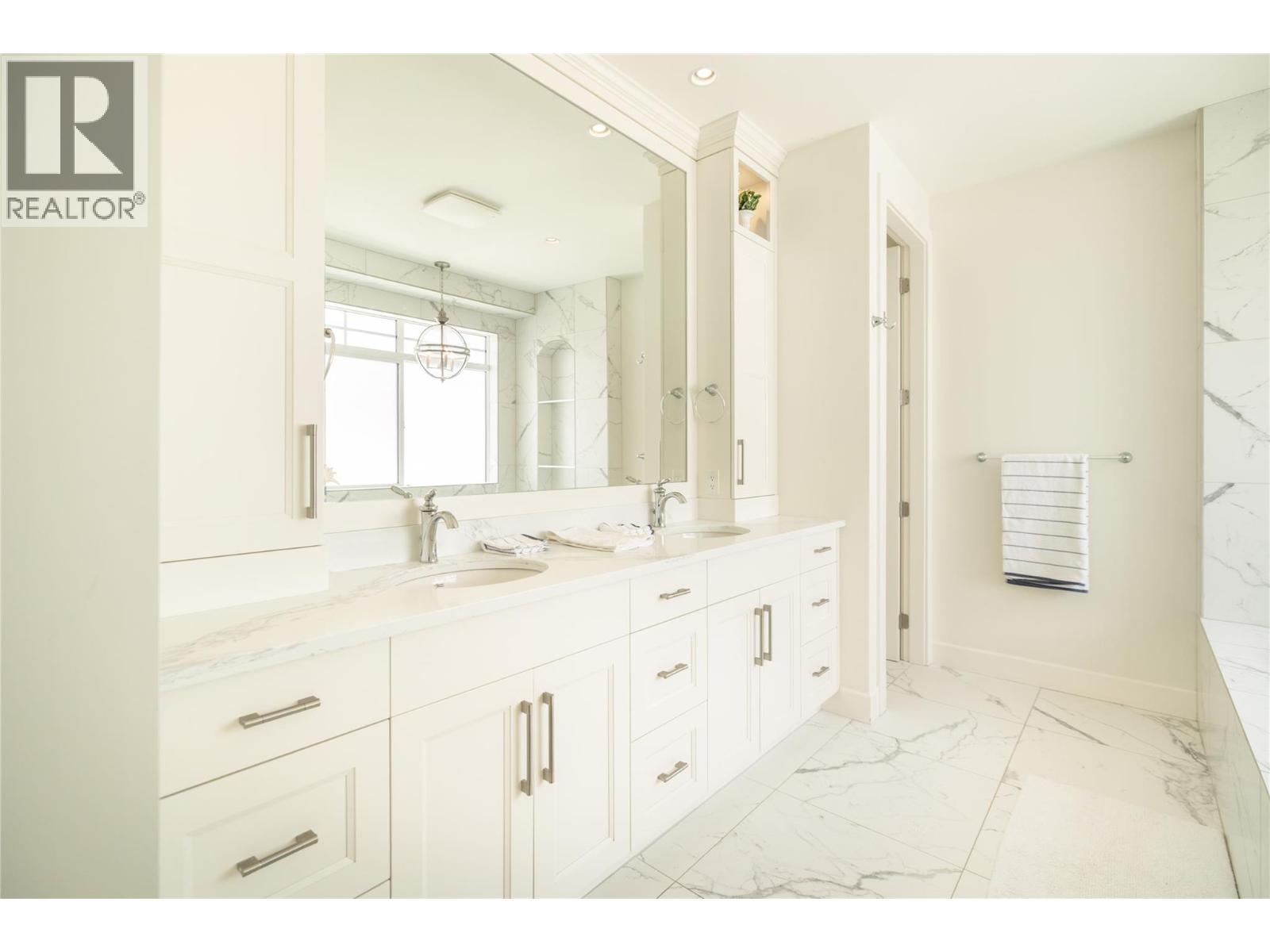  3351 Vineyard View Drive, West Kelowna