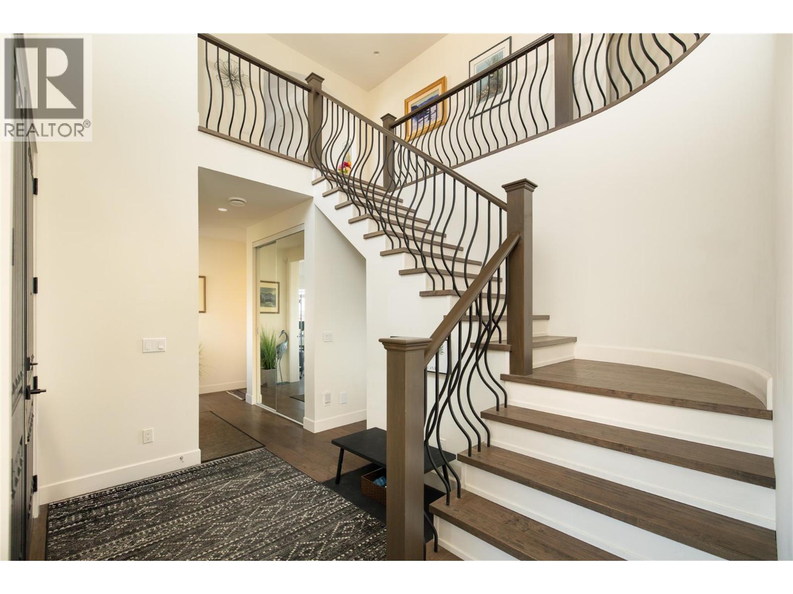  3351 Vineyard View Drive, West Kelowna