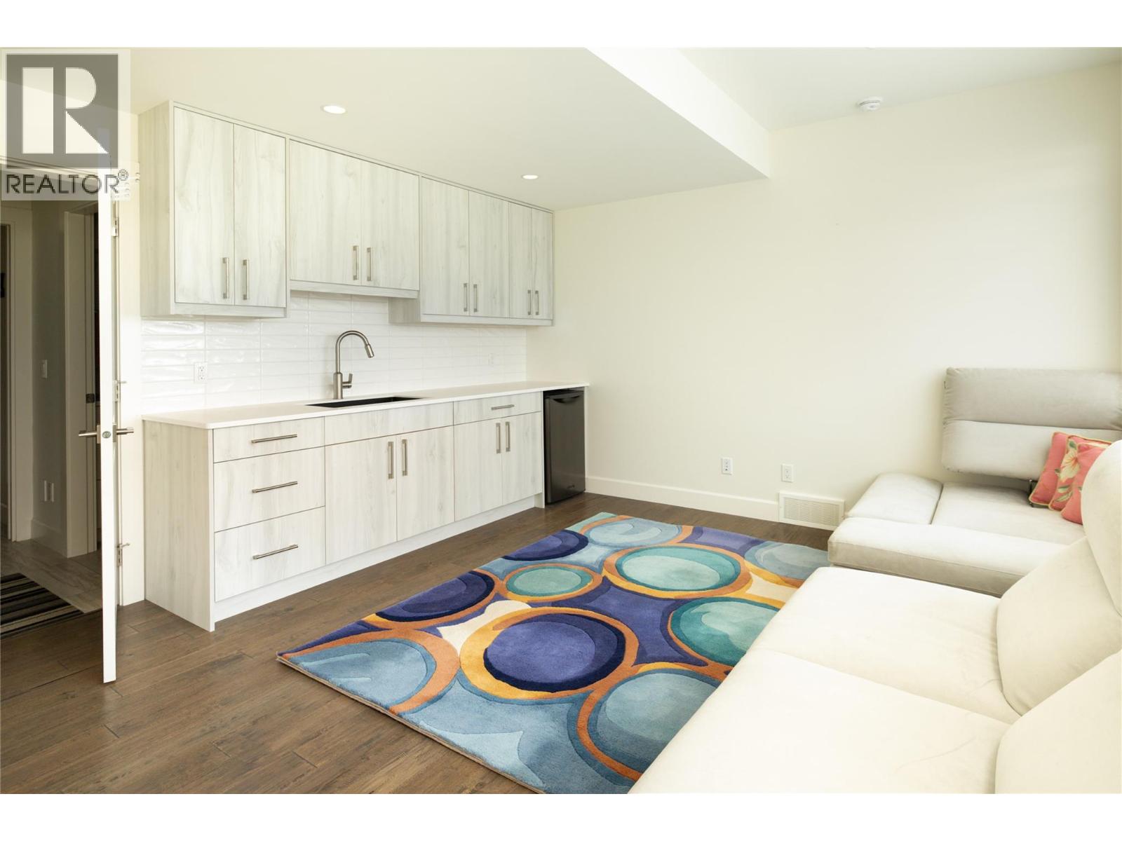  3351 Vineyard View Drive, West Kelowna