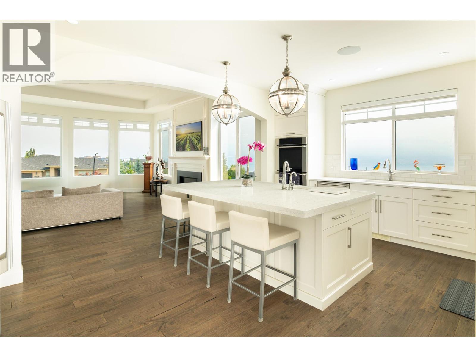  3351 Vineyard View Drive, West Kelowna