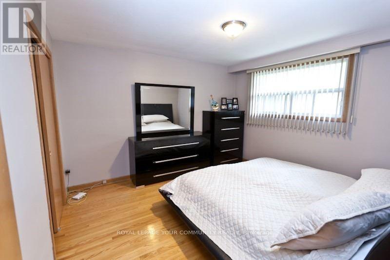 8 STANWOOD CRESCENT - 3