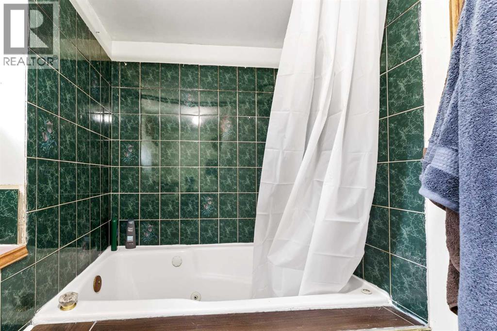 213 6 Street SE - Image 15