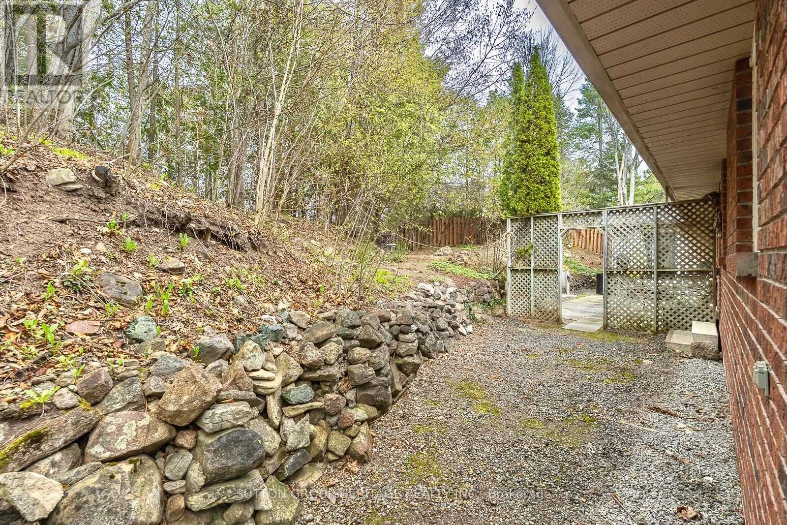 228 PIRATES GLEN DRIVE - 30