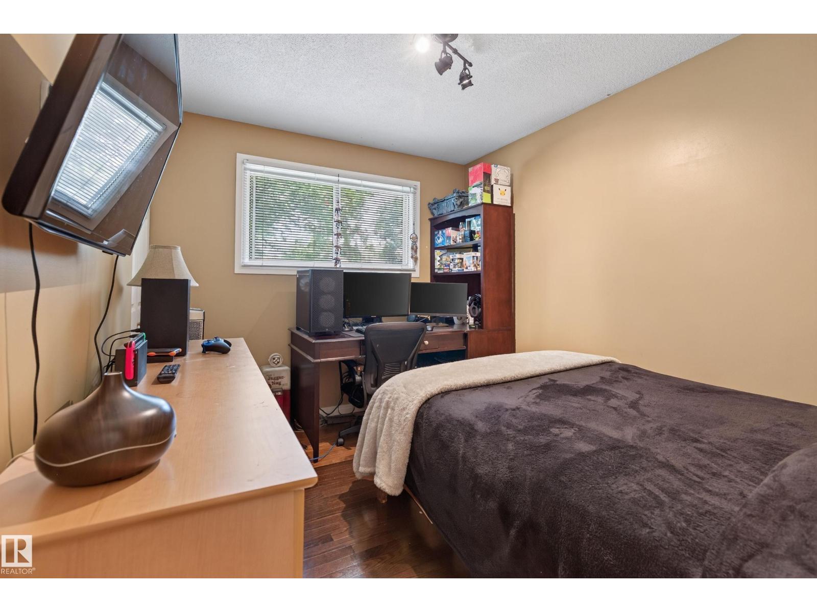 15 LINWOOD CR - Image 25