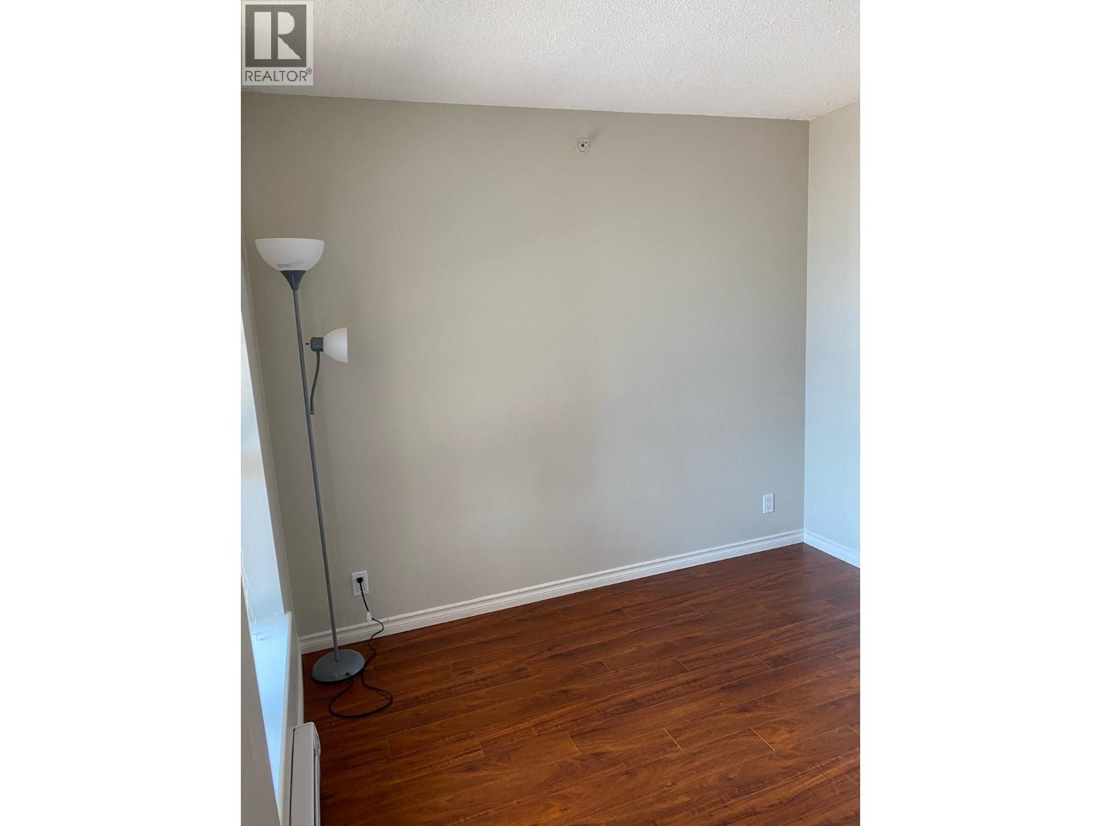 #301 833 AGNES Street, New Westminster, British Columbia, V3M0B1, New Westminster, British Columbia — photo 5 of 5