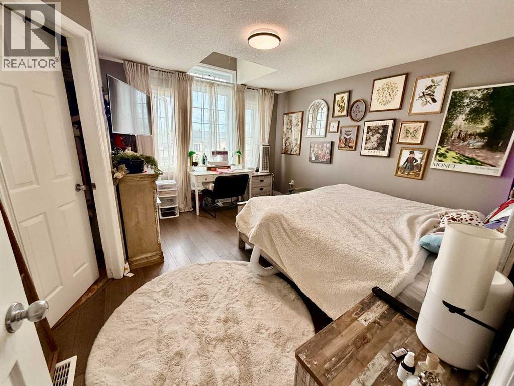 1124 24 Street - 10