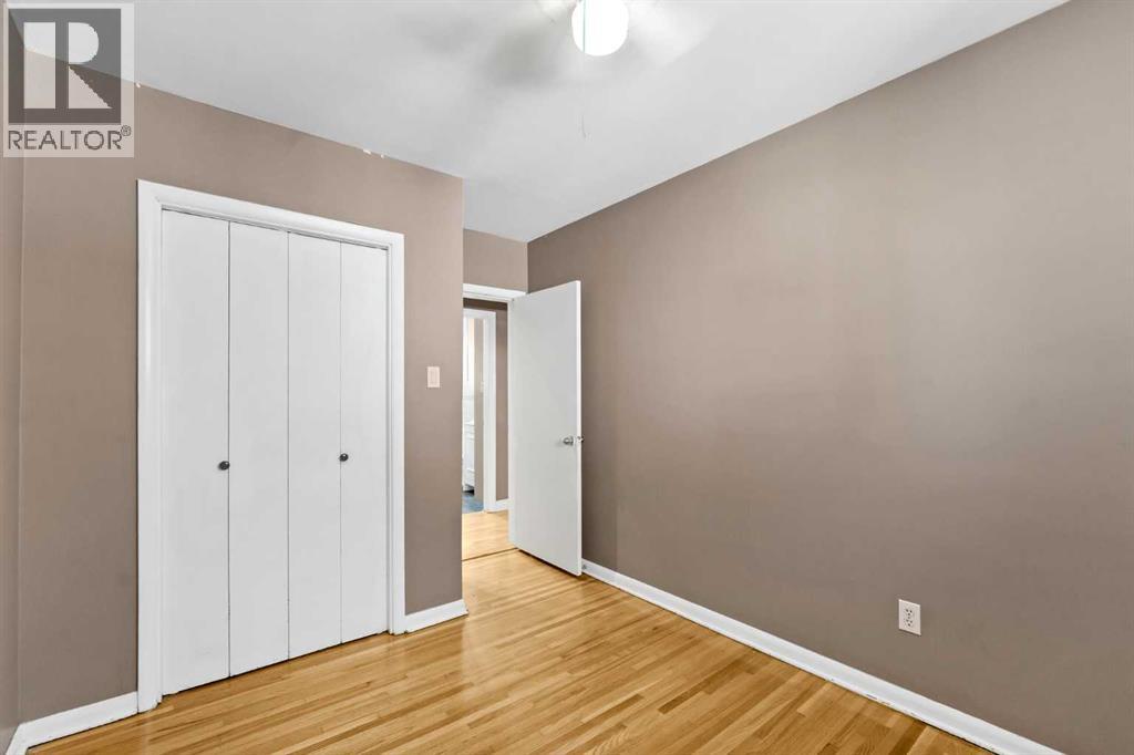 129 7 Street SE - 15