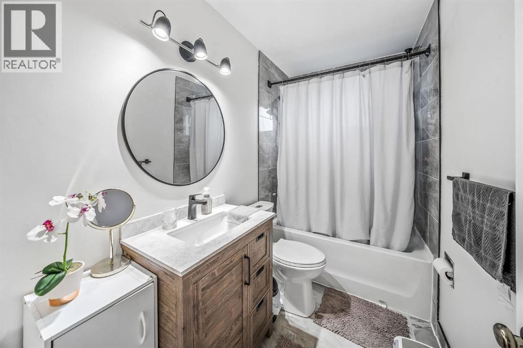 703 Millar Road NE - 24