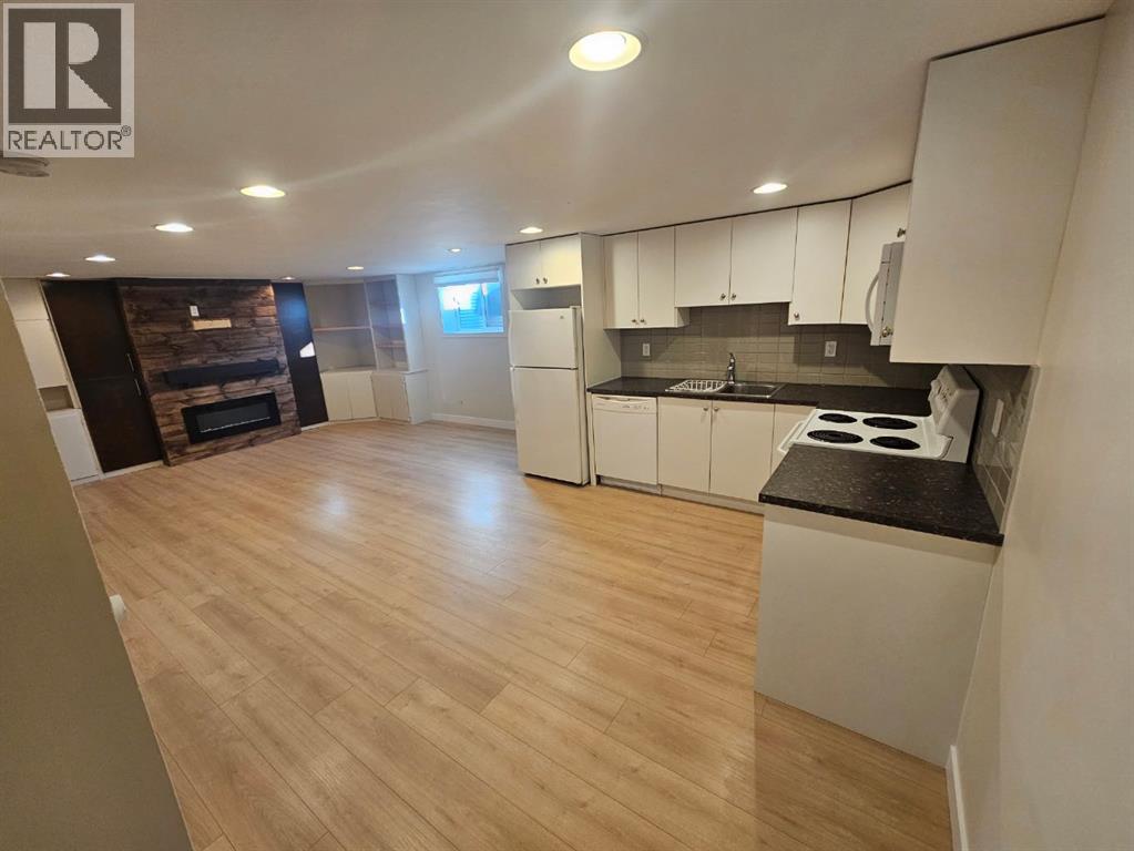 703 Millar Road NE - 38